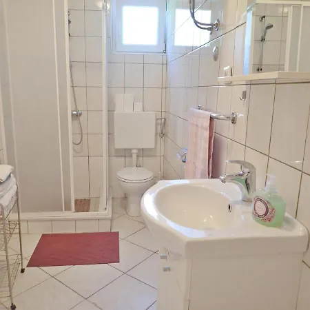 In Starigrad-paklenica 6859 Apartment