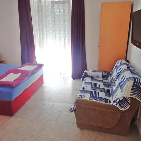 In Starigrad-paklenica 6859 Apartment Starigrad Paklenica