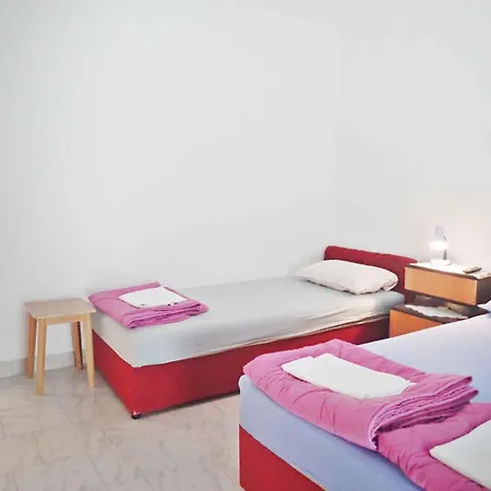 Apartment In Starigrad-paklenica 6859