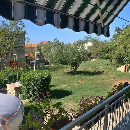 In Starigrad-paklenica 6859 Lägenhet