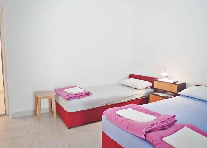 Apartment In Starigrad-paklenica 6859