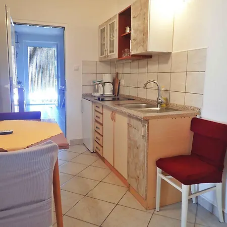 In Starigrad-paklenica 6859 아파트 스타리그라드 파클레니차