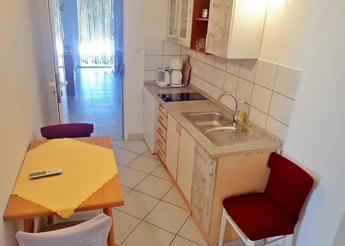 In Starigrad-paklenica 6859 Starigrad Paklenica