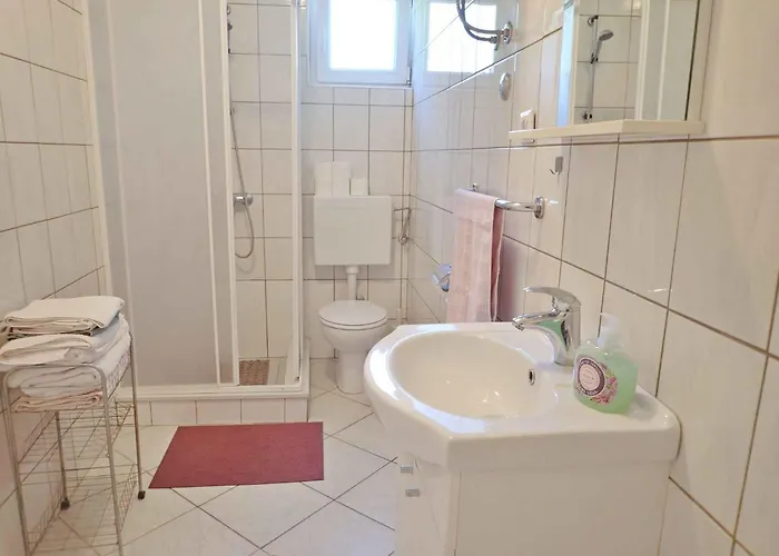 In Starigrad-paklenica 6859 דירה