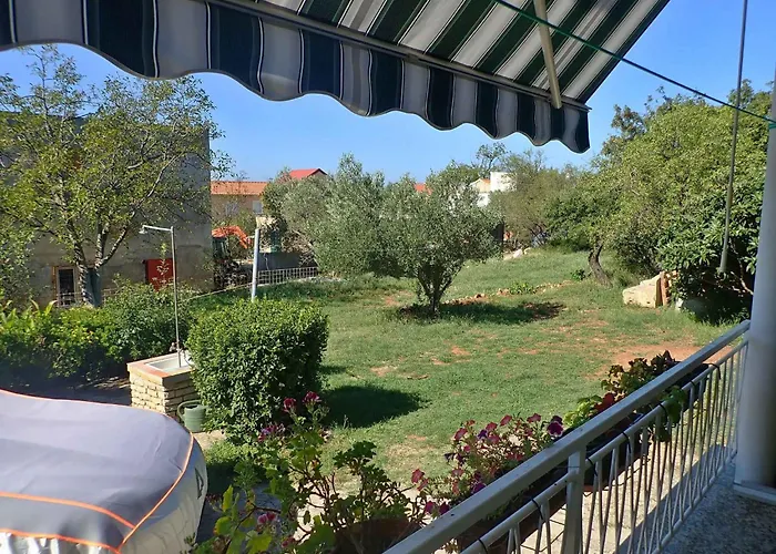 In Starigrad-paklenica 6859 Daire