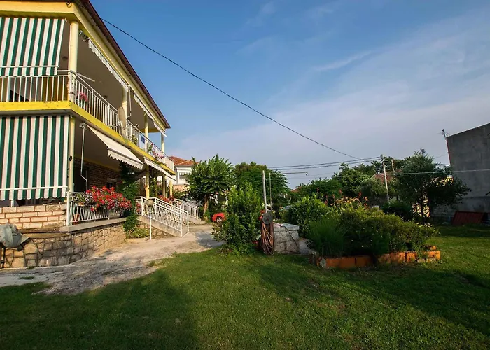 In Starigrad-paklenica 6859 Daire Starigrad Paklenica